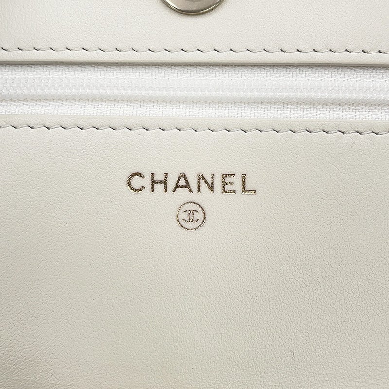 シャネル パールチェーンウォレット マトラッセ ココマーク ラムスキン AP1841 CHANEL 財布 白