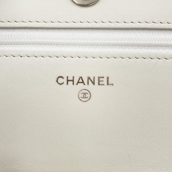 シャネル パールチェーンウォレット マトラッセ ココマーク ラムスキン AP1841 CHANEL 財布 白
