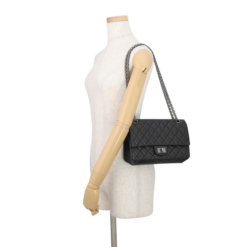 シャネル チェーンショルダーバッグ マトラッセ 2.55 エイジドカーフレザー A37586 CHANEL 黒