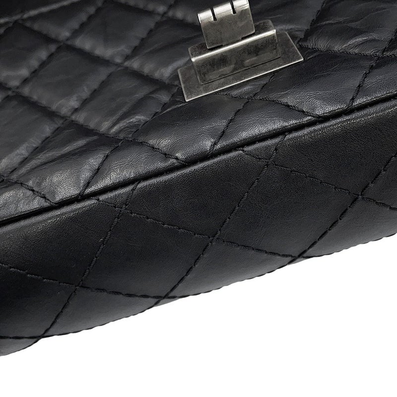 シャネル チェーンショルダーバッグ マトラッセ 2.55 エイジドカーフレザー A37586 CHANEL 黒
