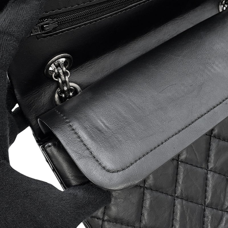 シャネル チェーンショルダーバッグ マトラッセ 2.55 エイジドカーフレザー A37586 CHANEL 黒