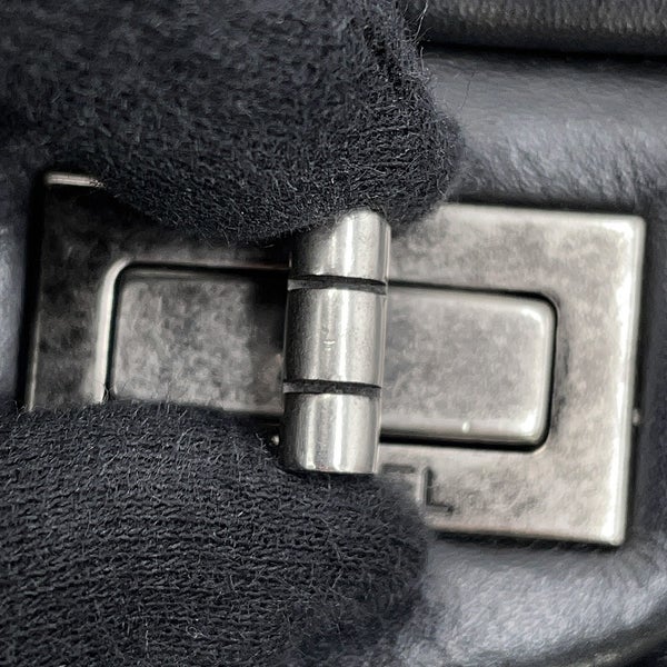 シャネル チェーンショルダーバッグ マトラッセ 2.55 エイジドカーフレザー A37586 CHANEL 黒
