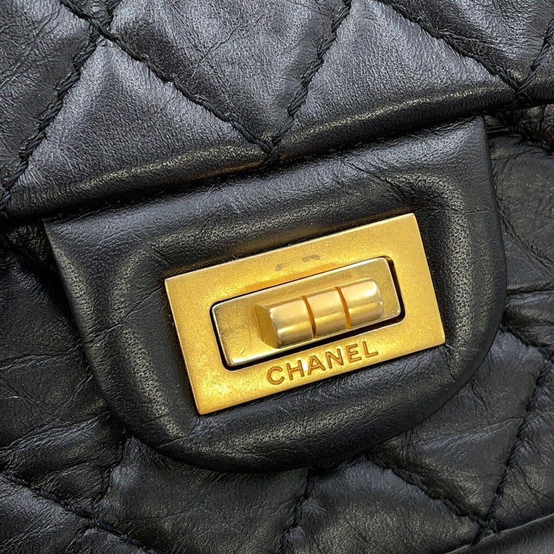 シャネル チェーンショルダーバッグ マトラッセ 2.55 ミニ エイジドカーフレザー AS0874 CHANEL 黒