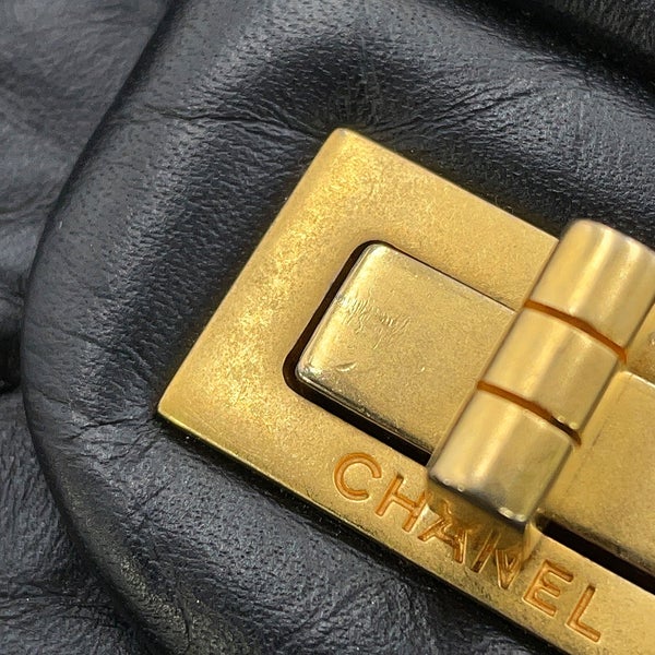 シャネル チェーンショルダーバッグ マトラッセ 2.55 ミニ エイジドカーフレザー AS0874 CHANEL 黒