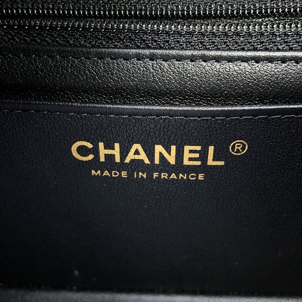 シャネル チェーンショルダーバッグ マトラッセ 2.55 ミニ エイジドカーフレザー AS0874 CHANEL 黒