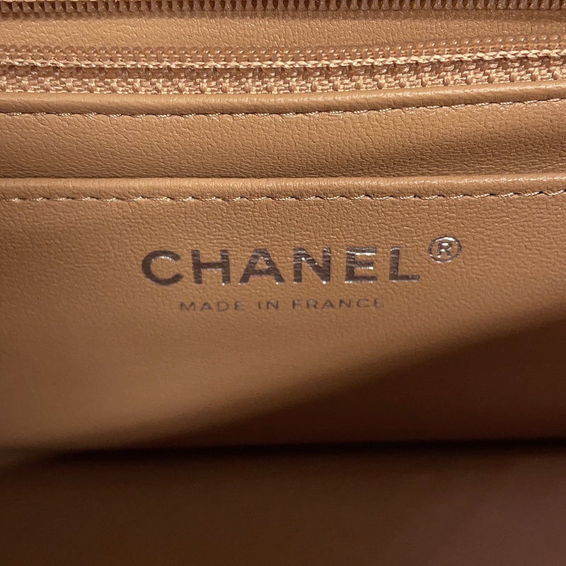シャネル チェーンショルダーバッグ ミニ マトラッセ ココマーク ラムスキン A69900 CHANEL