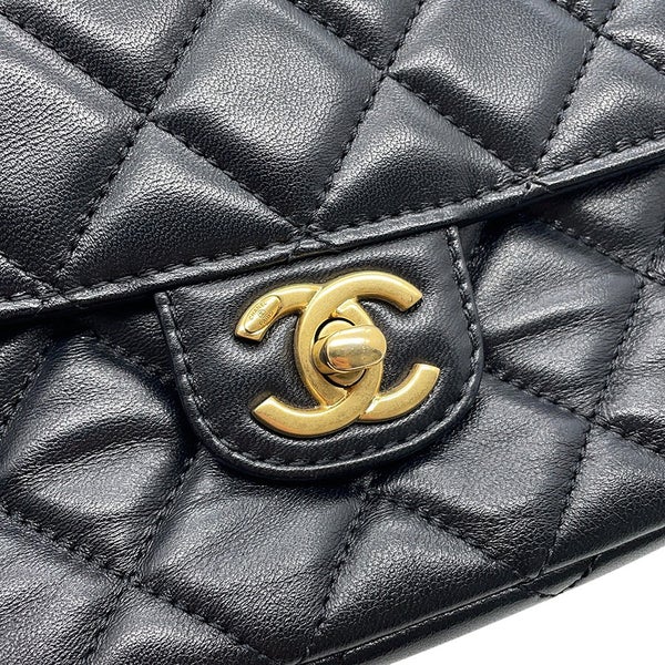 シャネル チェーンショルダーバッグ マトラッセ ココマーク トップハンドル ラムスキン AS4569 CHANEL 2way 黒