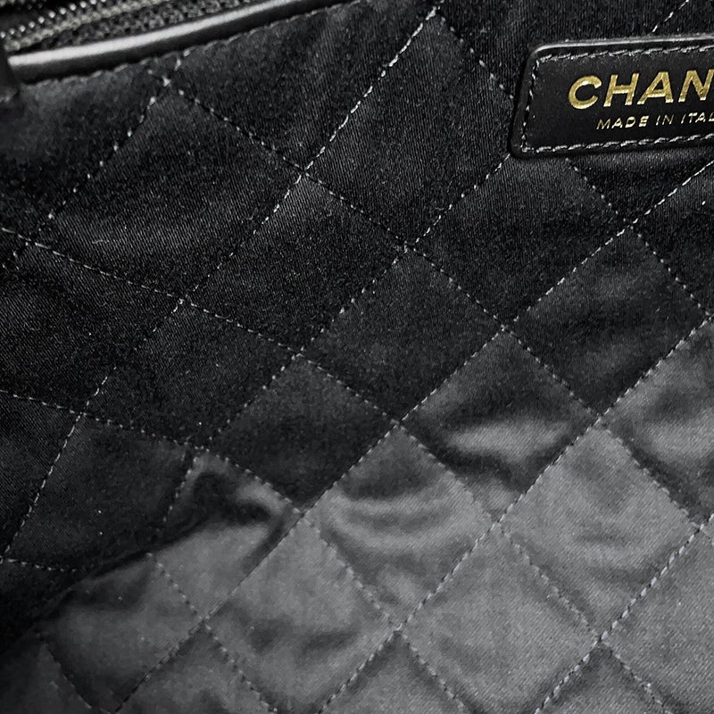 シャネル ハンドバッグ シャネル22 ミディアム シャイニーカーフスキン AS3261 CHANEL バッグ ショルダーバッグ 黒