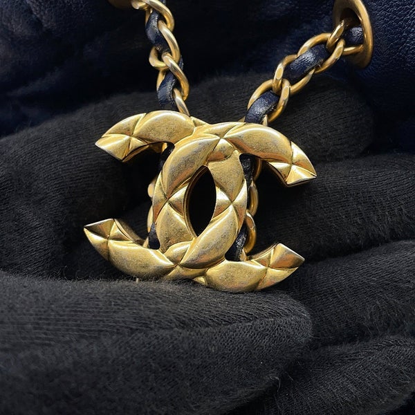 シャネル チェーンショルダーバッグ ココマーク マトラッセ ドローストリング レザー/ベルベット CHANEL バッグ