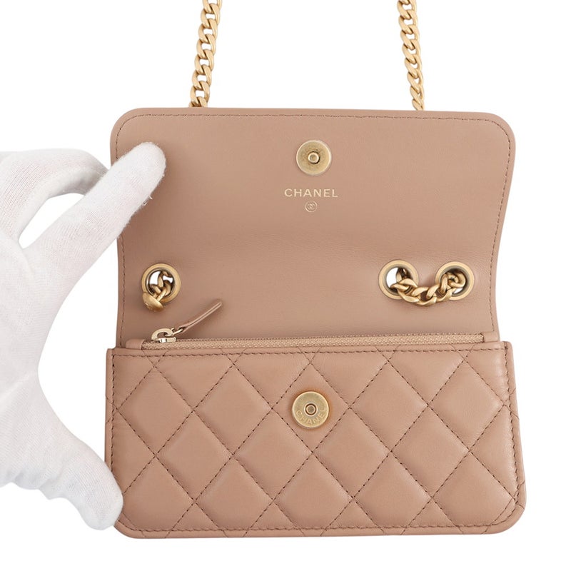 シャネル チェーンフォンポーチ マトラッセ ココマーク ラムスキン AP3047 CHANEL スマホケース