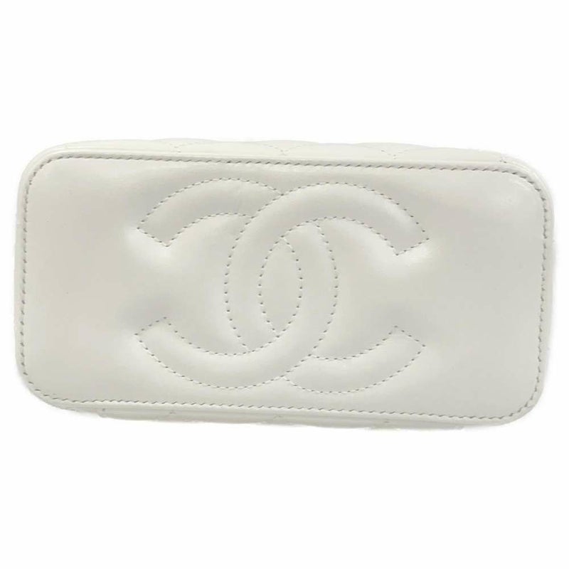 シャネル チェーンショルダーバッグ マトラッセ ココマーク バニティ ラムスキン AP3315 CHANEL 白