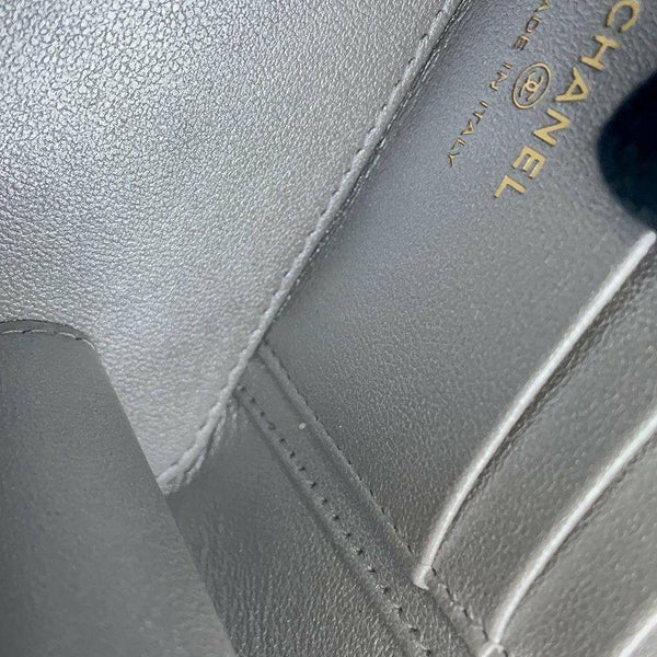 シャネル チェーンショルダーバッグ マトラッセ ココマーク バニティ ラムスキン AP3315 CHANEL 白