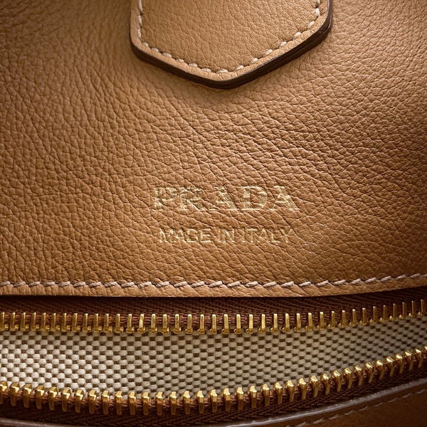 プラダ トートバッグ ロゴ レザー 2VG123 PRADA バッグ