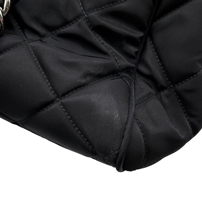 プラダ チェーンショルダーバッグ トライアングルロゴ キルティング ナイロン 1BB903 PRADA 黒