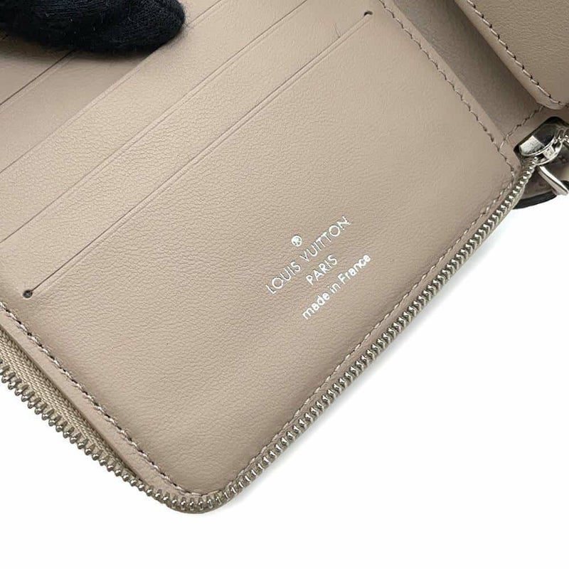 ルイヴィトン 二つ折り財布 モノグラム・マヒナ ジッピー・コンパクト ウォレット M81558 LOUIS VUITTON
