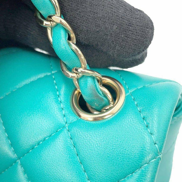 シャネル チェーンショルダーバッグ ココマーク マトラッセ 20 ラムスキン A69900 CHANEL ミニ フラップ