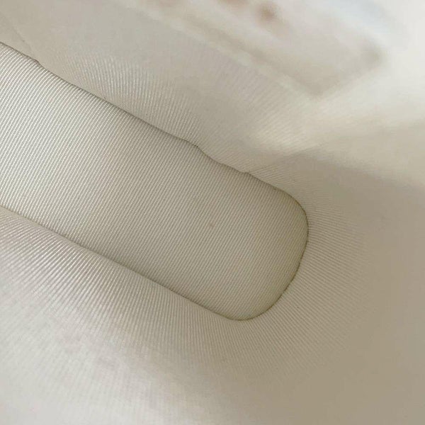 シャネル チェーンショルダーバッグ クラシック バニティ フォンケース ラムスキン AP2084 CHANEL 白