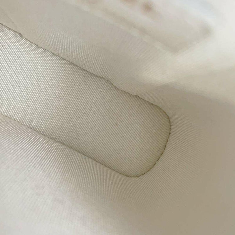 シャネル チェーンショルダーバッグ クラシック バニティ フォンケース ラムスキン AP2084 CHANEL 白