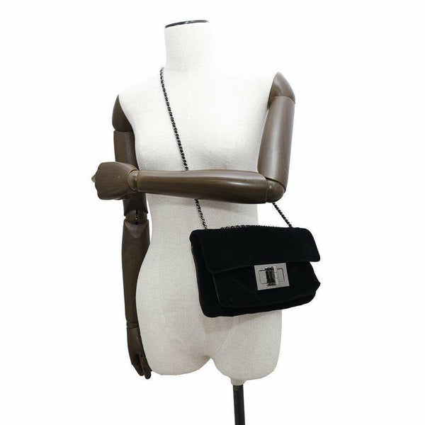 シャネル チェーンショルダーバッグ 2.55 ベロア CHANEL 黒