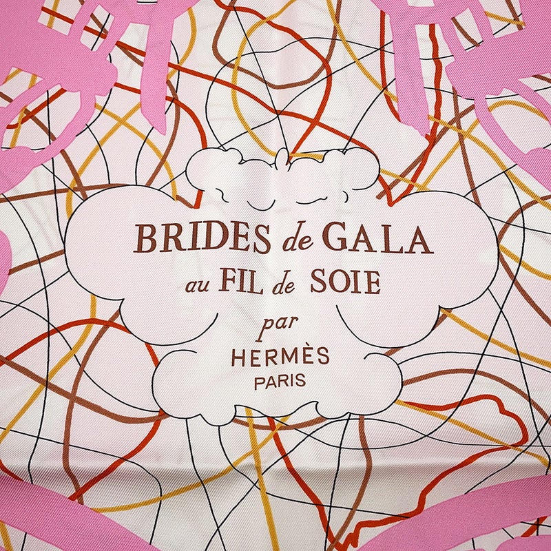 エルメス スカーフ カレ90 ブリッド・ドゥ・ガラ・オ・フィル・ドゥ・ソワ Brides de Gala au Fil de Soie シルク HERMES 2026年春夏