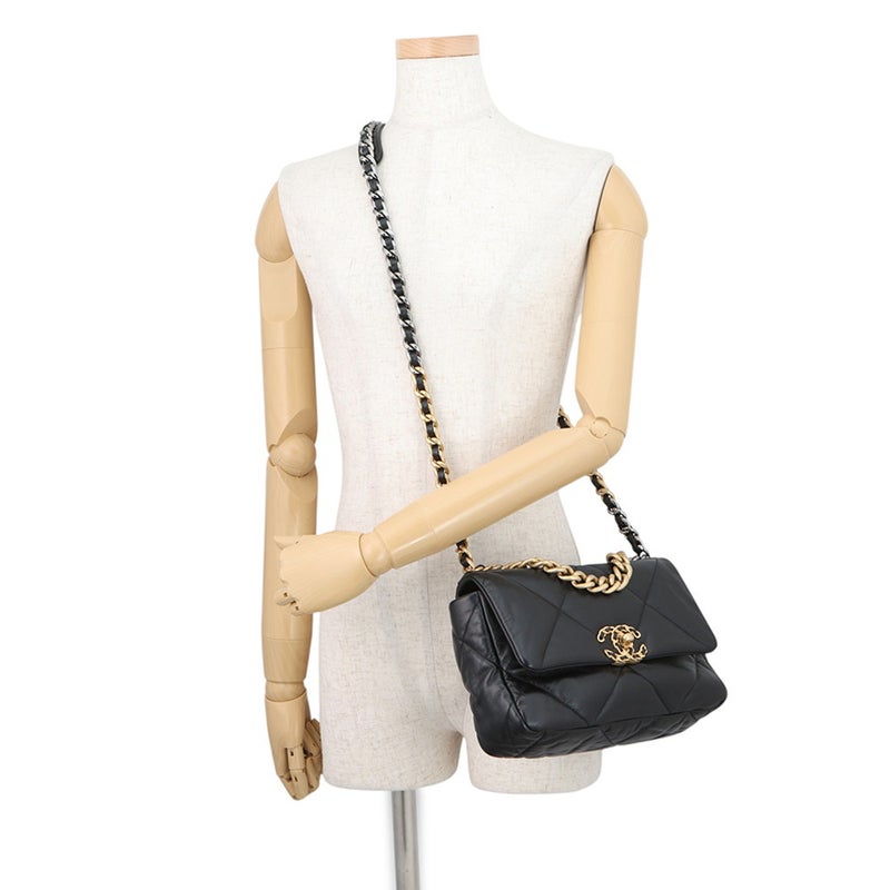 シャネル チェーンショルダーバッグ CHANEL19 ココマーク シャイニーラムスキン AS1160 CHANEL 黒