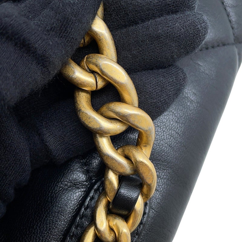 シャネル チェーンショルダーバッグ CHANEL19 ココマーク シャイニーラムスキン AS1160 CHANEL 黒