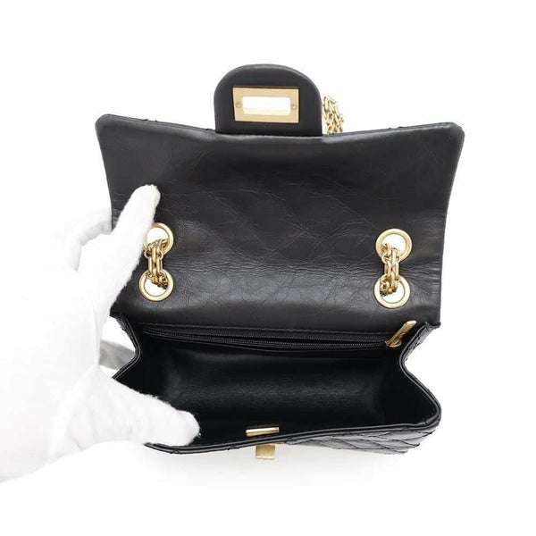 シャネル チェーンショルダーバッグ マトラッセ 2.55 ミニ エイジドカーフレザー AS0874 CHANEL 黒