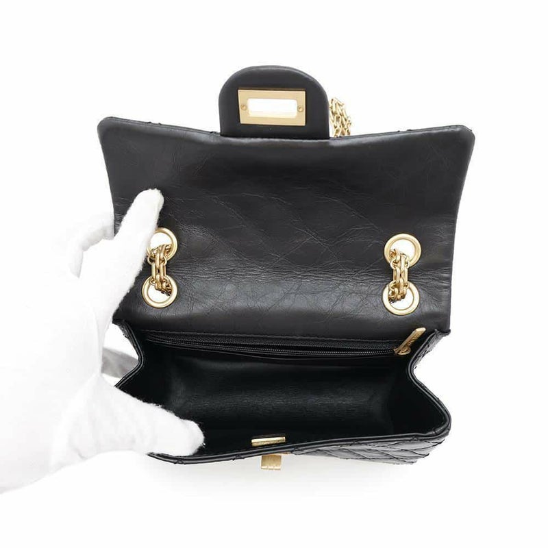 シャネル チェーンショルダーバッグ マトラッセ 2.55 ミニ エイジドカーフレザー AS0874 CHANEL 黒