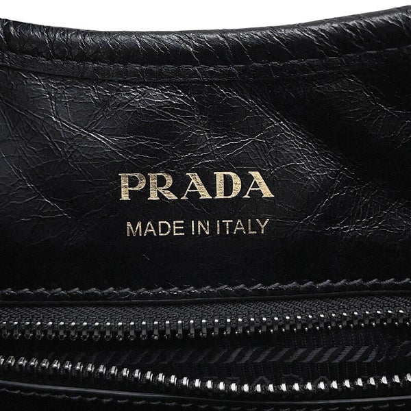 プラダ ショルダーバッグ ホーボーバッグ ミディアム レザー ロゴ 1BG563 PRADA 黒