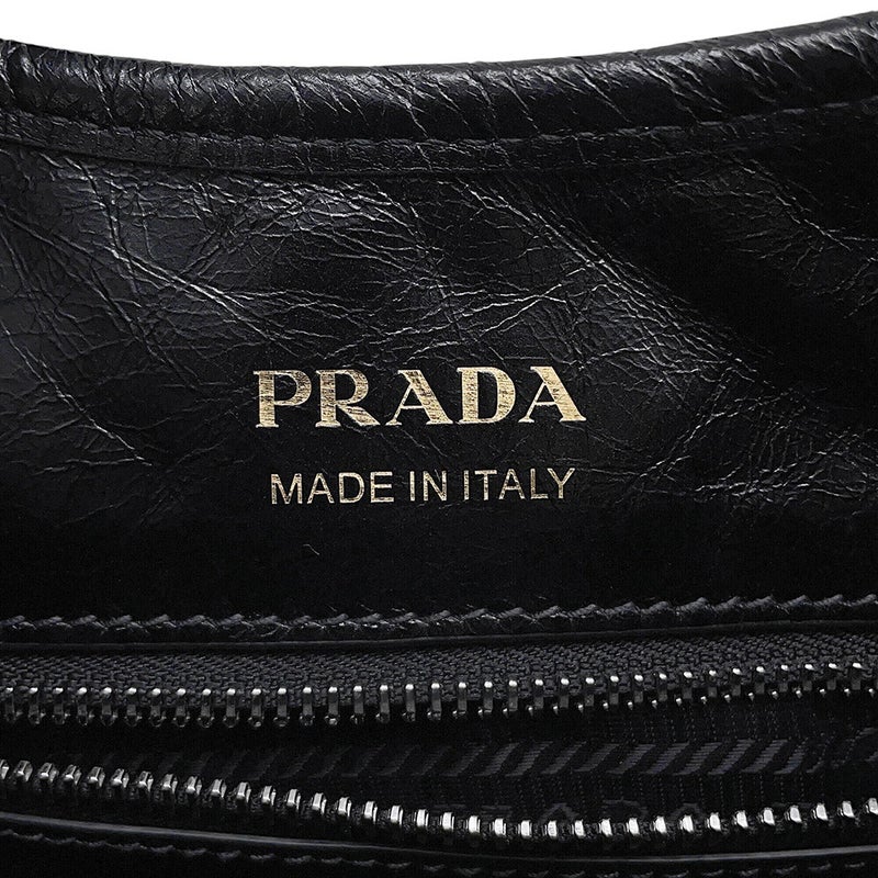 プラダ ショルダーバッグ ホーボーバッグ ミディアム レザー ロゴ 1BG563 PRADA 黒
