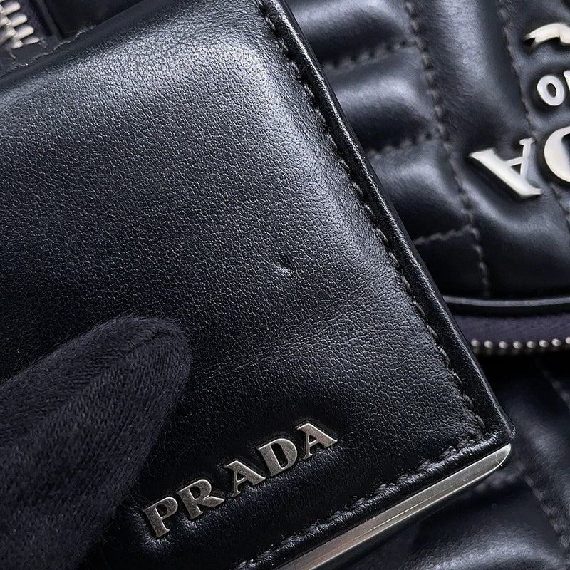 プラダ リュック ダイアグラム ロゴ バックパック 1BZ030 PRADA バッグ リュックサック 黒