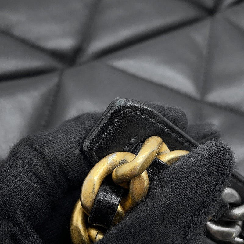 シャネル チェーンショルダーバッグ CHANEL19 ディズヌフ ココマーク マキシ シャイニーラムスキン AS1162 CHANEL 2way 黒