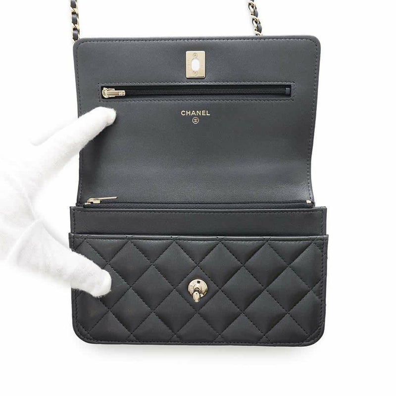 シャネル チェーンウォレット マトラッセ ココマーク パーリーラムスキン AP4537 CHANEL 黒