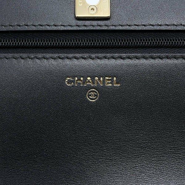 シャネル チェーンウォレット マトラッセ ココマーク パーリーラムスキン AP4537 CHANEL 黒