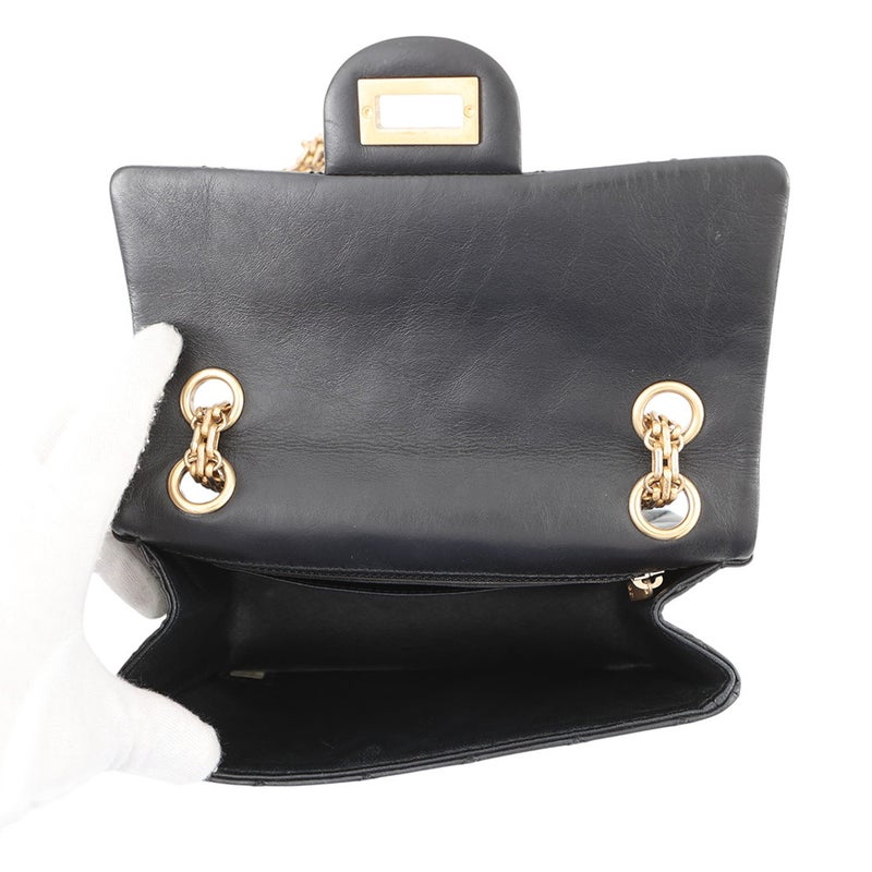 シャネル チェーンショルダーバッグ マトラッセ 2.55 ミニ エイジドカーフレザー AS0874 CHANEL 黒