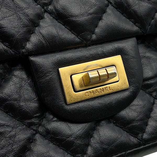 シャネル チェーンショルダーバッグ マトラッセ 2.55 ミニ エイジドカーフレザー AS0874 CHANEL 黒