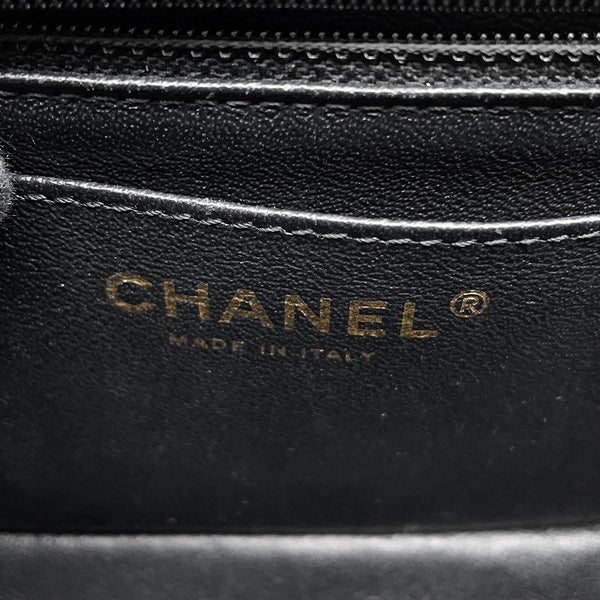 シャネル チェーンショルダーバッグ マトラッセ 2.55 ミニ エイジドカーフレザー AS0874 CHANEL 黒