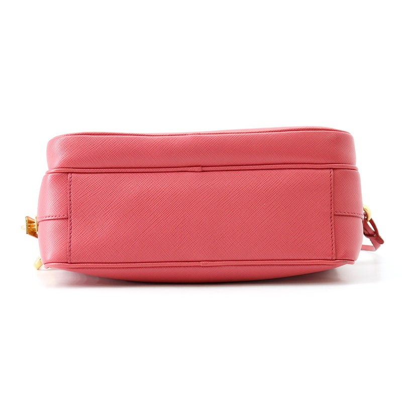 プラダ ショルダーバッグ トライアングルロゴ カメラバッグ レザー BT1010 PRADA