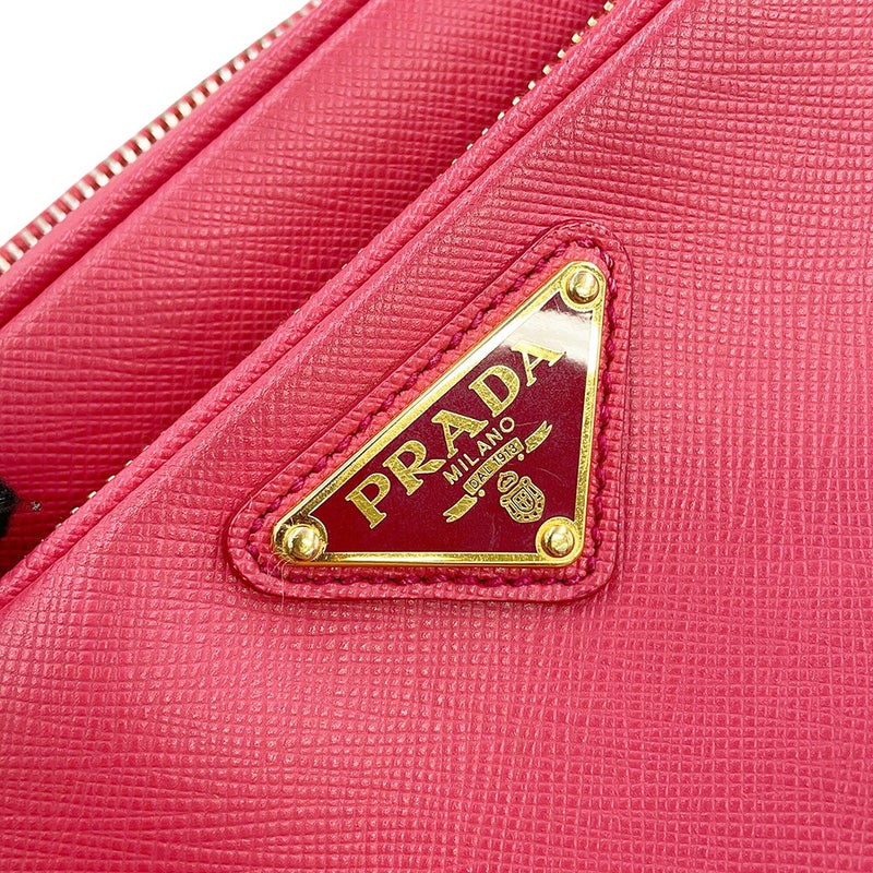 プラダ ショルダーバッグ トライアングルロゴ カメラバッグ レザー BT1010 PRADA