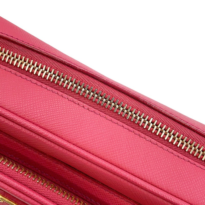 プラダ ショルダーバッグ トライアングルロゴ カメラバッグ レザー BT1010 PRADA