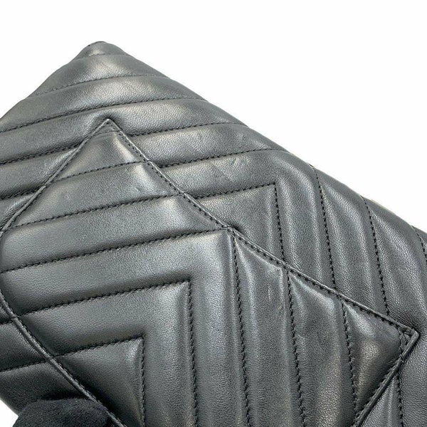 シャネル チェーンショルダーバッグ トレンディCC シェブロン ココマーク ラムスキン CHANEL Vステッチ 黒 ワンショルダー