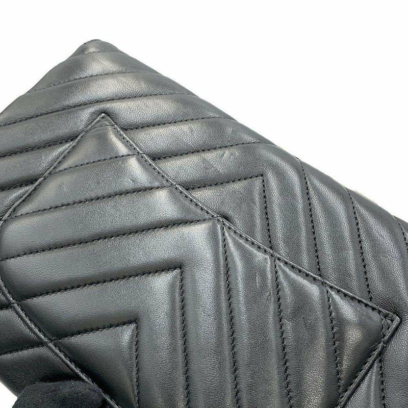 シャネル チェーンショルダーバッグ トレンディCC シェブロン ココマーク ラムスキン CHANEL Vステッチ 黒 ワンショルダー