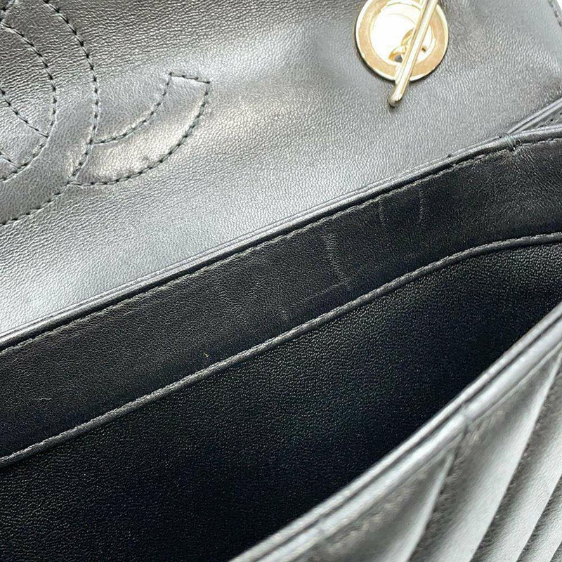 シャネル チェーンショルダーバッグ トレンディCC シェブロン ココマーク ラムスキン CHANEL Vステッチ 黒 ワンショルダー