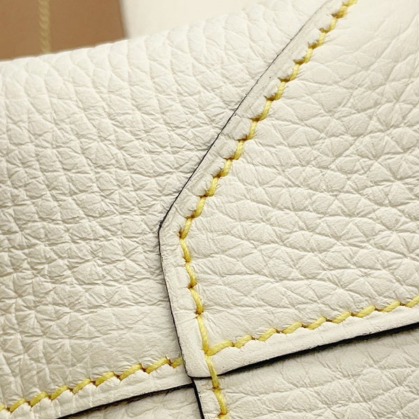 エルメス トートバッグ カバセリエ31 ヴェルソ ナタ/チャイ トリヨンクレマンス Z刻印 HERMES バッグ