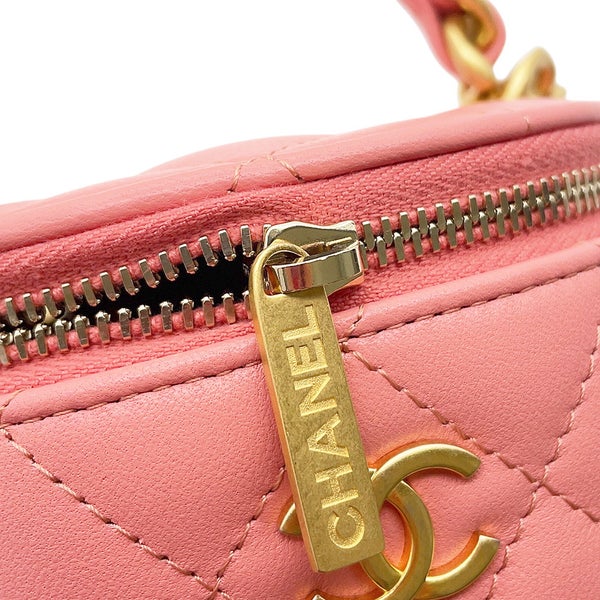 シャネル チェーンショルダーバッグ ココマーク マトラッセ バニティ トップハンドル ラムスキン CHANEL