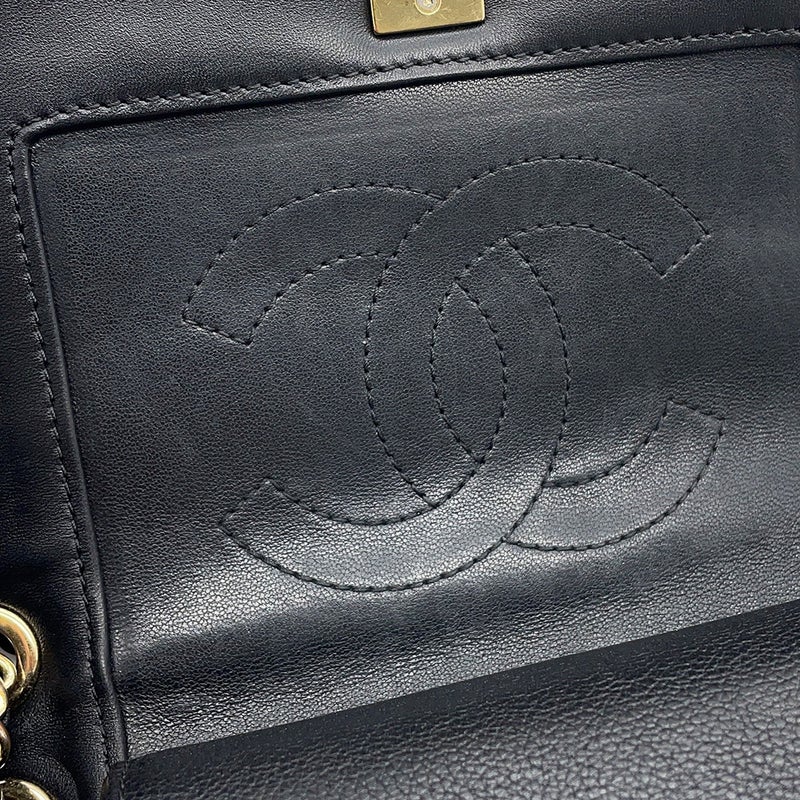 シャネル チェーンショルダーバッグ マドモアゼル Vステッチ ダブルフラップ レザー A93083 CHANEL 2way 黒
