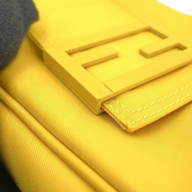 フェンディ フォンホルダー バゲット フォンポーチ ナイロン 7AS056 FENDI スマホケース