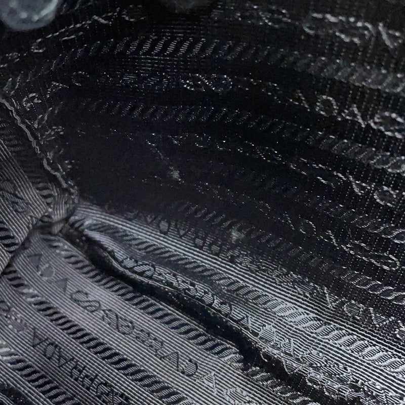 プラダ ショルダーバッグ Re-Edition 2005 サフィアーノレザー 1BH204 PRADA 2wayバッグ 黒