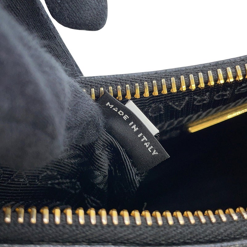 プラダ ショルダーバッグ Re-Edition 2005 サフィアーノレザー 1BH204 PRADA 2wayバッグ 黒