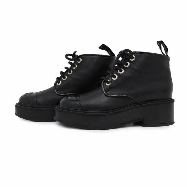 シャネル ショートブーツ ココマーク レースアップ パテント フェイクパール レディースサイズ37 1/2C G33169 靴 黒